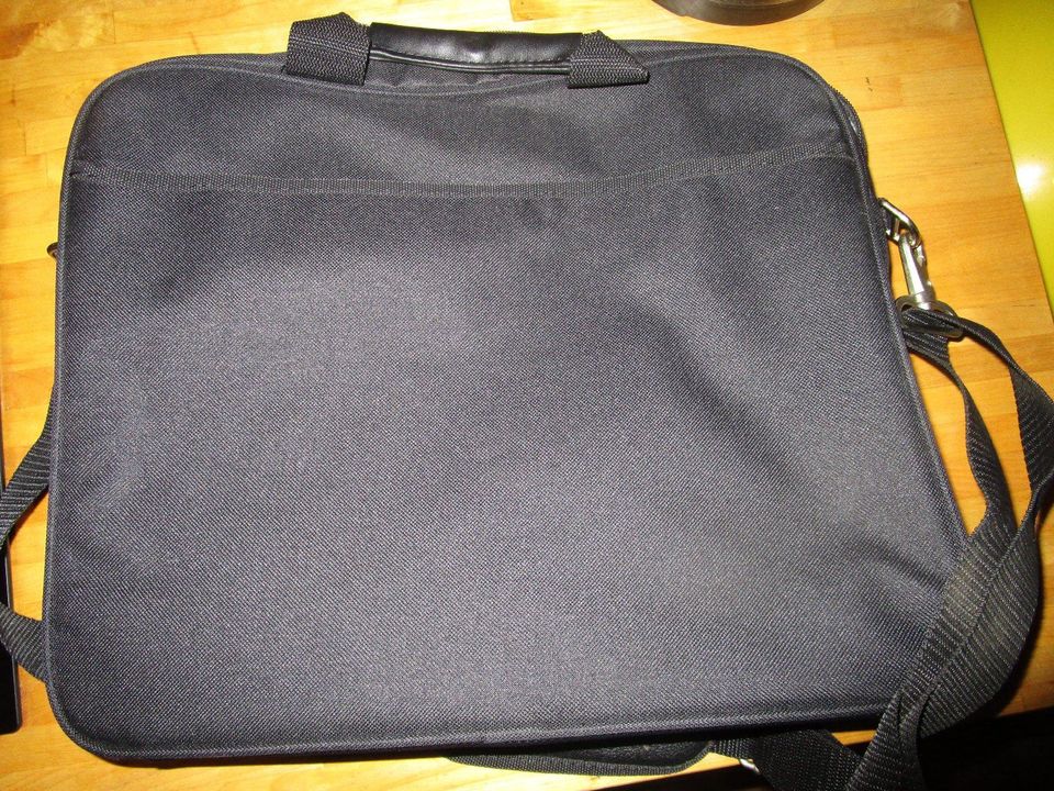 HP Laptop-Tasche mit Henkeln und Schultergurt HP Spares wie neu in Witzenhausen