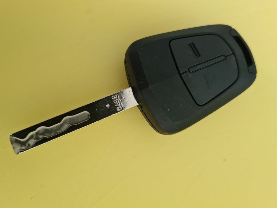 93189838 Schlüssel Opel Corsa D NEU