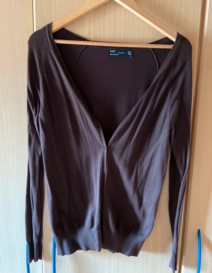 Braune Zara Strickjacke Größe L in Biedenkopf