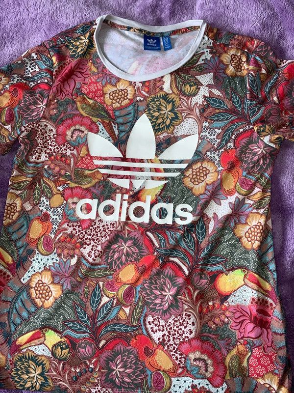 Adidas Shirt Bunt Tolles Muster S 36 in Heusenstamm