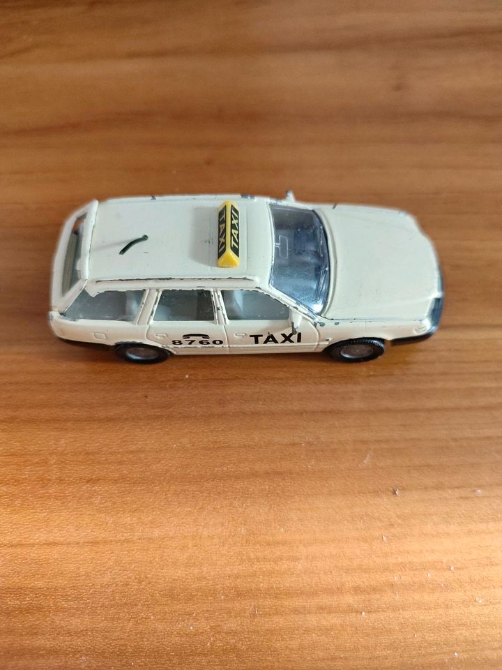 Siku Audi A6 Taxi 1979 defekt in Laupheim