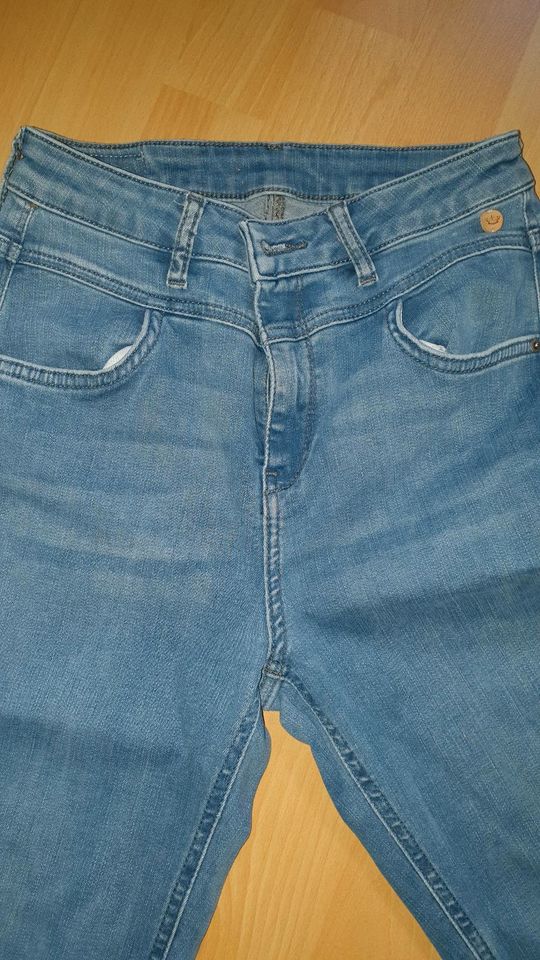 Esprit denim Jeans Gr. XS in Brietlingen