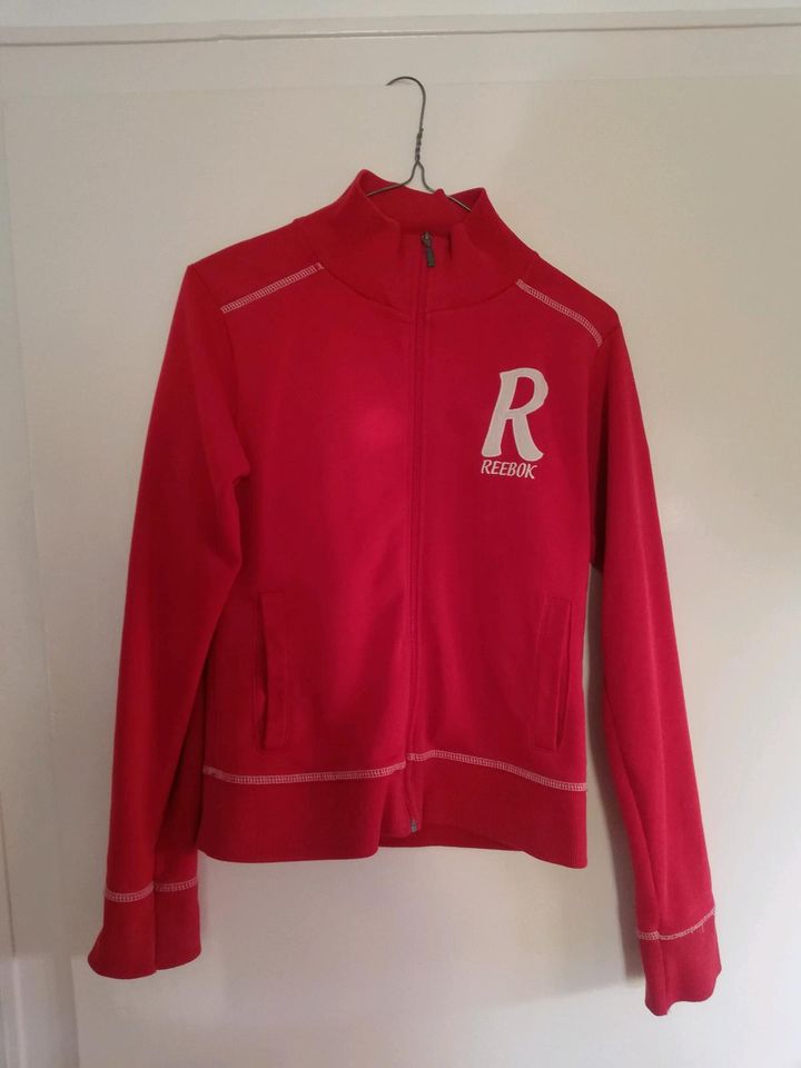 Reebok Trainingsjacke rot Gr. 40 retro vintage in Braunschweig