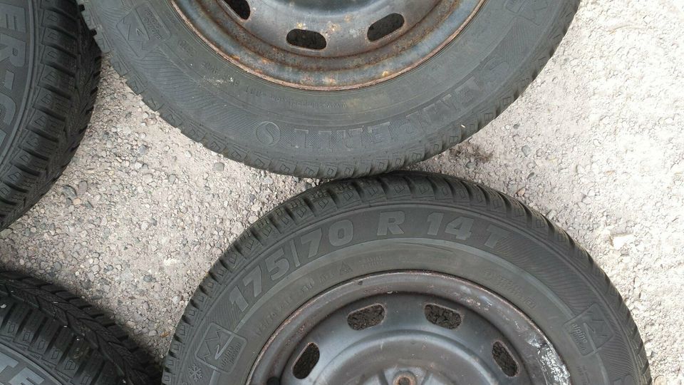 Toyota Carina E T19 Winterräder 175/70R14 Sommerräder 185/65R14 in Gotha