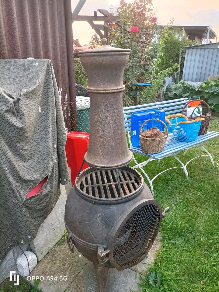 Gusseiserner Grill Garten Feuer  Fleisch am Spieß mit TurmDecke in Spremberg