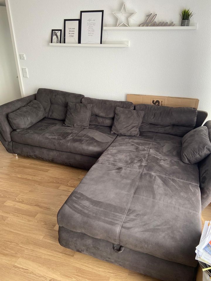 Wunderschöne Couch 3x2m  zu verkaufen in Offenbach