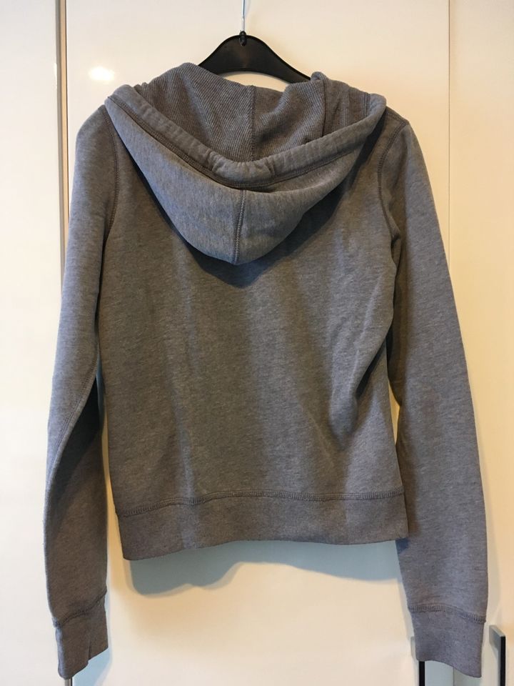 Hollister Hoodie, Pullover Kapuzenpulli Damen grau Gr M in Groß-Gerau