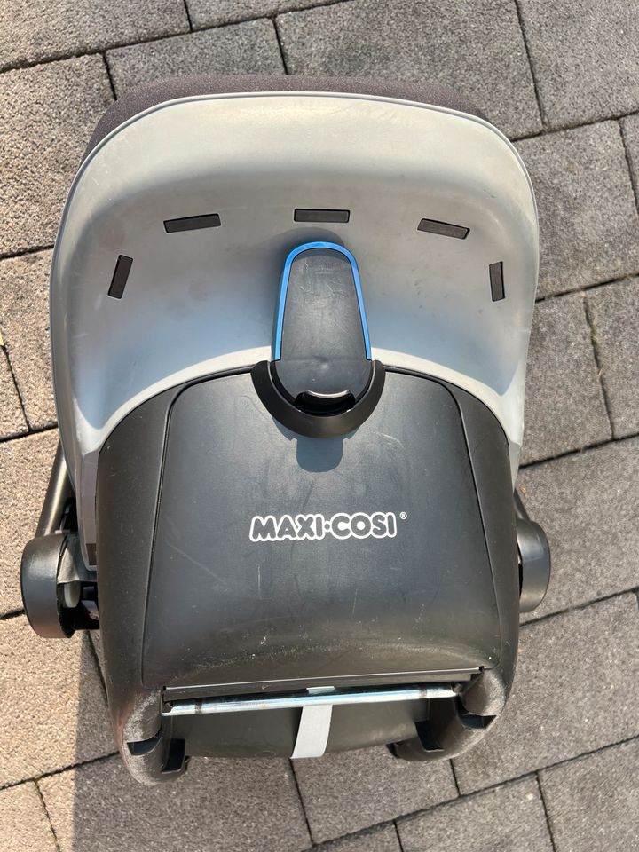 Maxi Cosi Pebble inkl. Kinderwagen-Adapter in Lünen