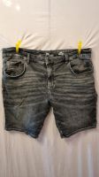 Kurzehose Jeans-Shorts schwarz W 42 Regular Fit Hessen - Marburg Vorschau