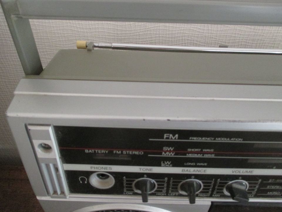 Toshiba RT 80 Ghettoblaster Boombox Radio Kassettenrekorder Retro in Duisburg