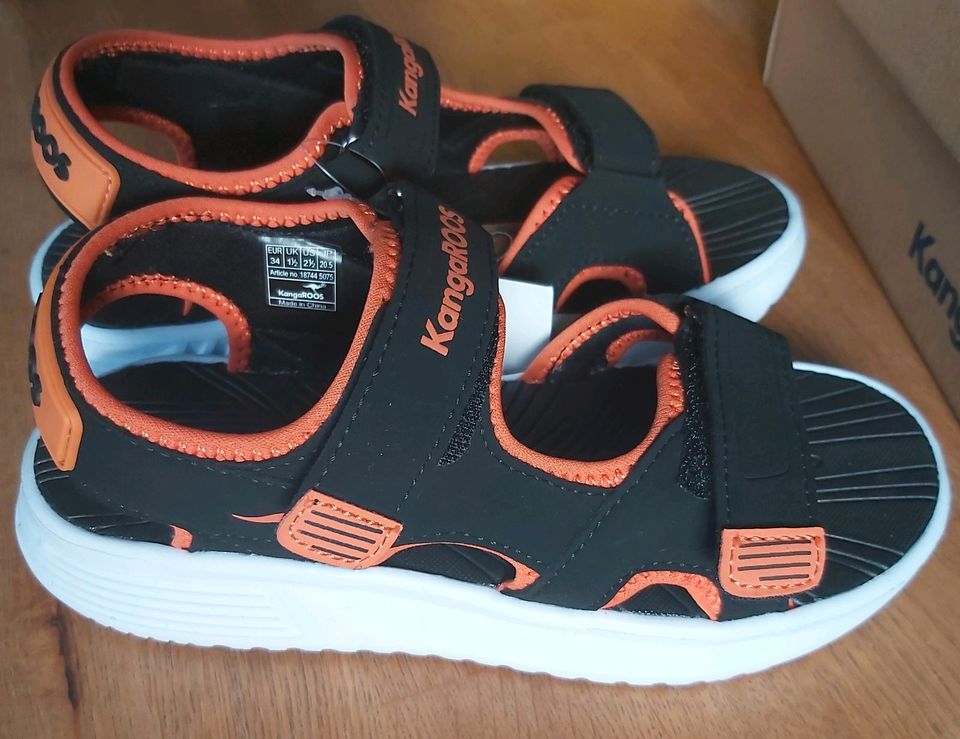 Sandale Kangaroos schwarz orange Gr. 34 NEU mit Etikett! in Wolfratshausen