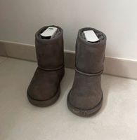 UGG Classic Boots grau 23,5 Lammfell Nordrhein-Westfalen - Bad Lippspringe Vorschau