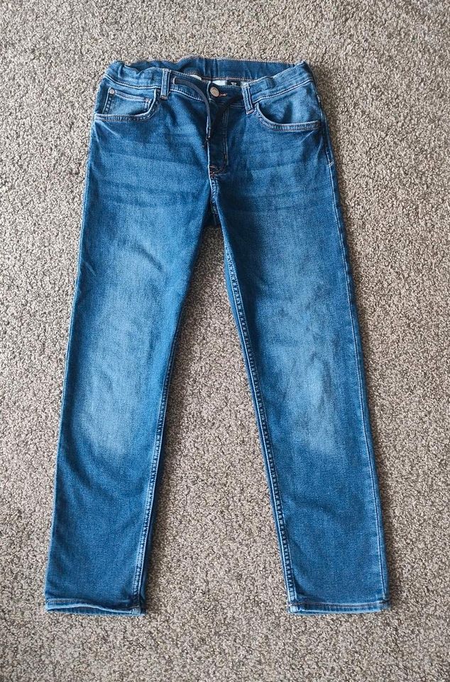 H&M sehr weiche Jeans Gr. 152 in Stuttgart