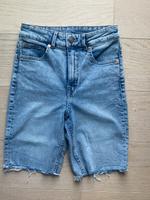 H&M Divided Damen Jeans Bermuda Hose Shorts blau mit Fransen XS Berlin - Spandau Vorschau