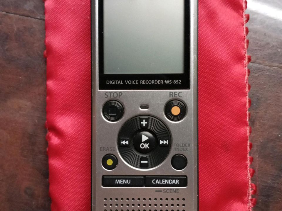 OLYMPUS VOICE RECORDER WS 852 DIKTIERGERÄT DIGITAL USB SD KARTE in Ascheberg