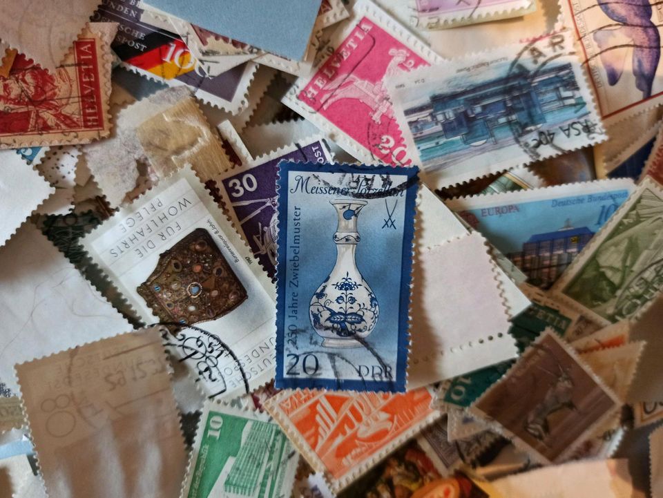 Briefmarkensammlung 1985-1999, DDR, UdSSR, Ausland, etc. in Spiesen-Elversberg