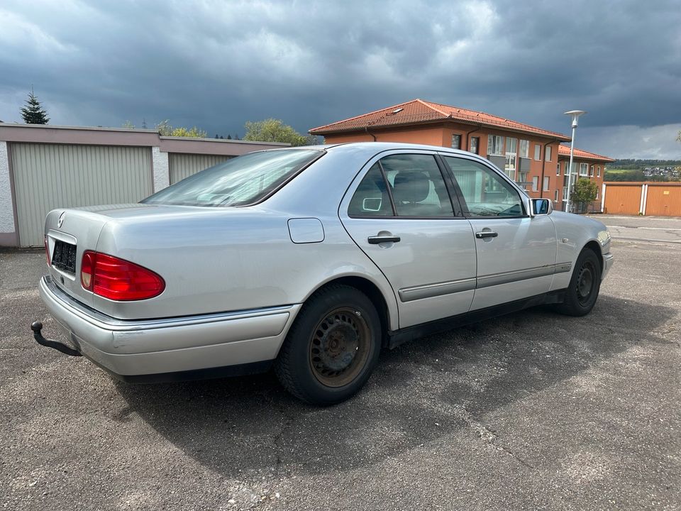 Mercedes Benz E300D *1Hand,HU03/25* in Gundelsheim