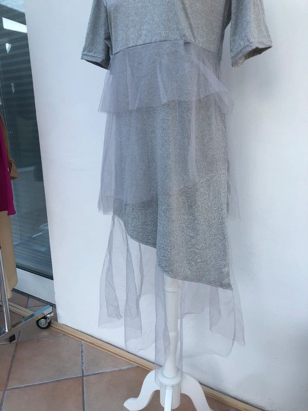 Neu & ungetragen | Jerseykleid mit Meshdetails lang grau Gr. M-L in Hamburg