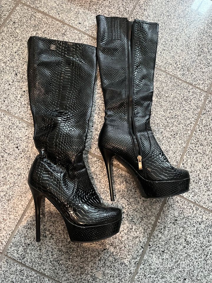 High heels schwarz Lack 40 in Wuppertal