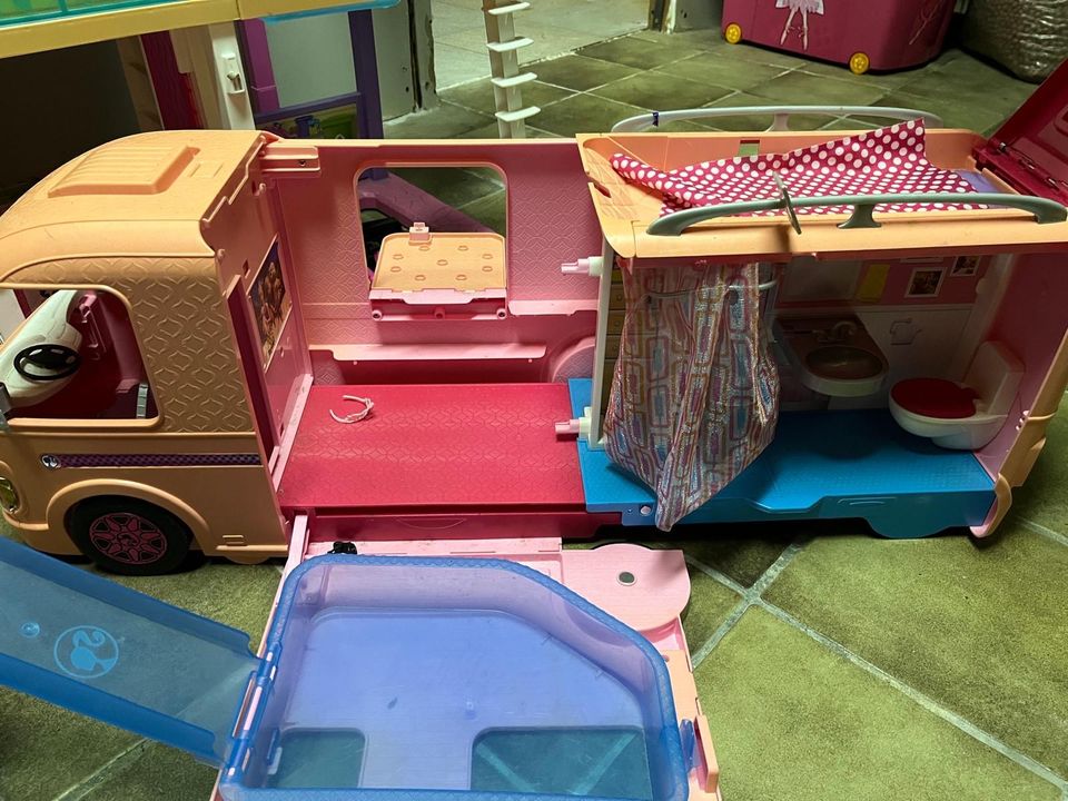 Barbie Super Abenteuer Camper in Duisburg