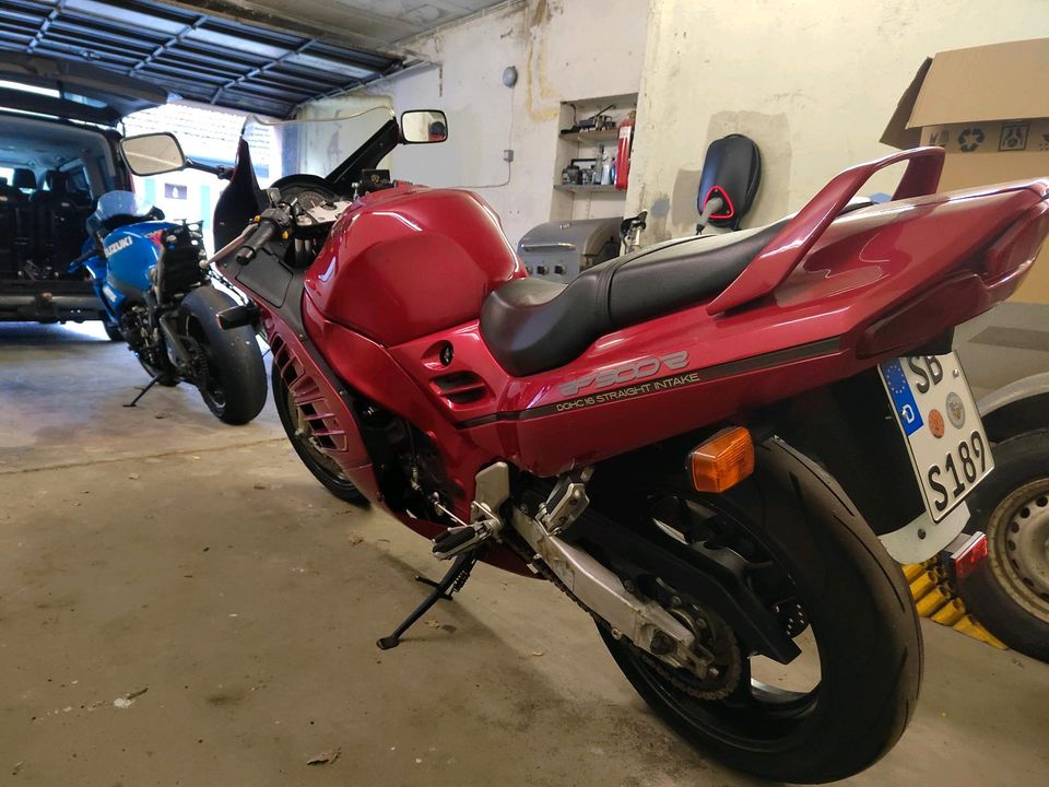 Suzuki RF 900 R in Saarbrücken