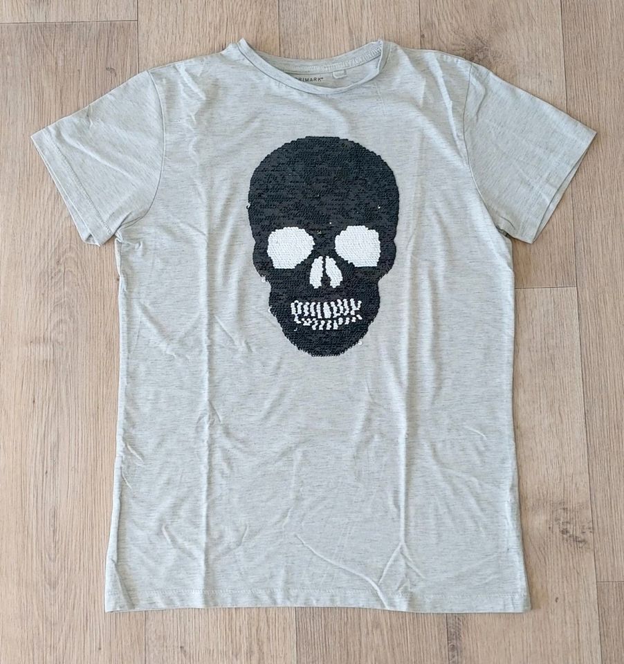 Primark - T - Shirt - mit Totenkopf/ Wendepailletten - Gr. 170 in Rostock