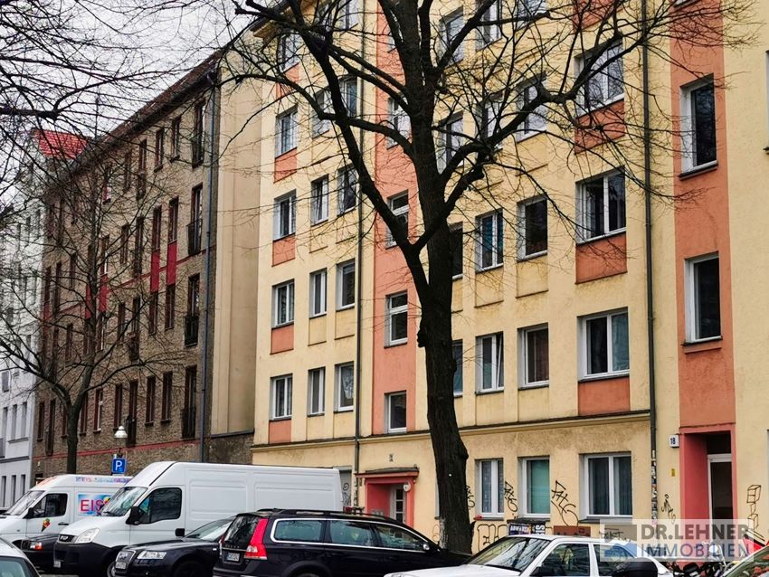 Neukölln- Solide 2-Zimmer-Wohnung im 1. OG am Tempelhofer Feld in Berlin