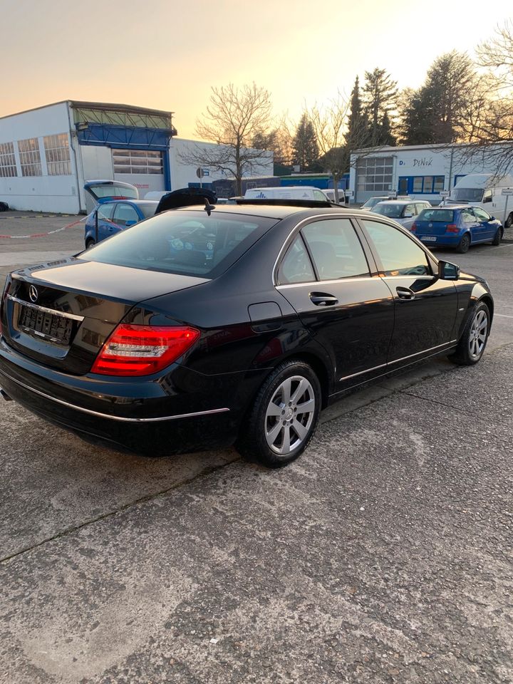 Mercedes-Benz W204 C Klasse C 220 CDI BlueEfficiency Facelift in Pulheim