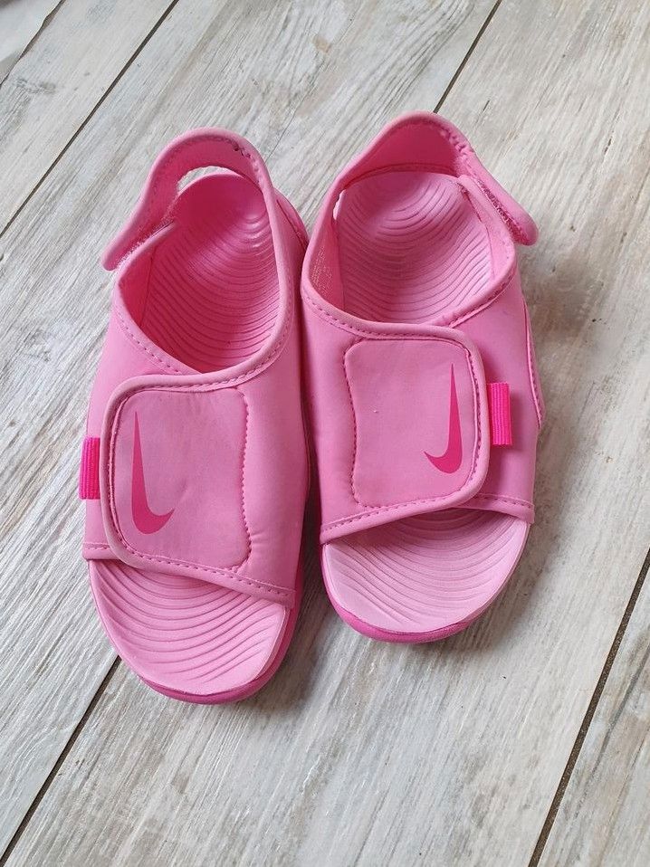 NIKE*2 Paar Badeschuhe*PINK*Klettverschluss*Größen 31 & 32 in Kiel