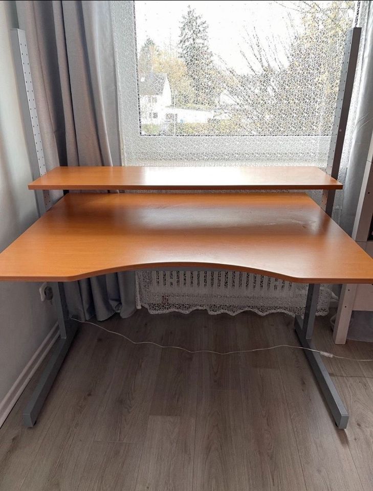 Schreibtisch / computertisch in Gießen