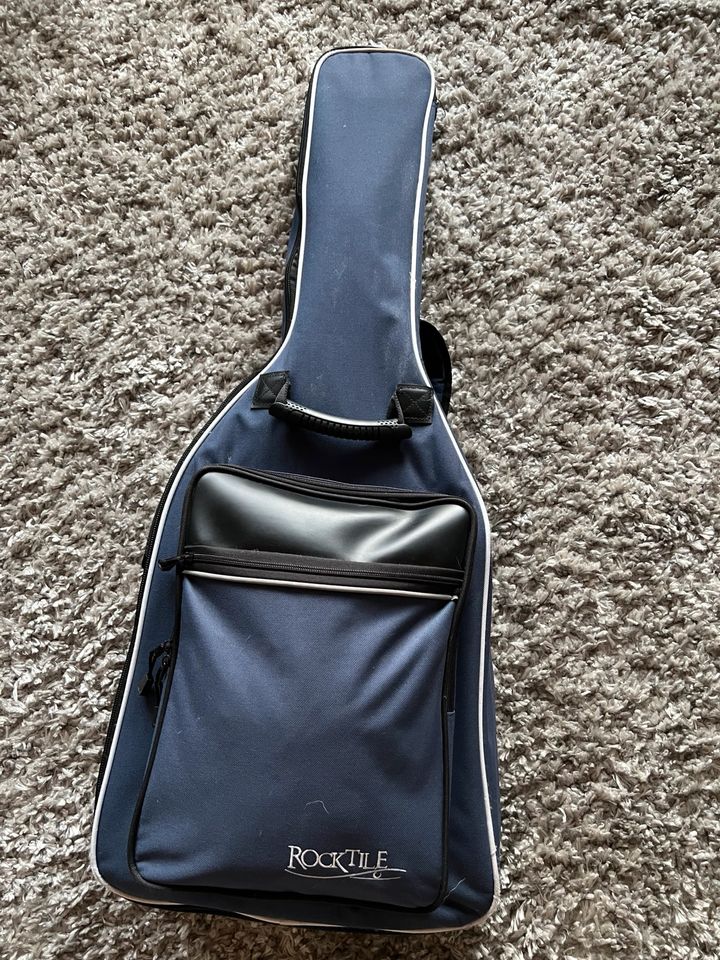 Gitarre Yamaha CS 40 inkl. Zubehör/Starter-Set in Horn-Bad Meinberg