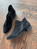 Joop Stiefeletten Ankle Boots Wildleder Chelsea Stiefel 39 Schuhe Niedersachsen - Oyten Vorschau