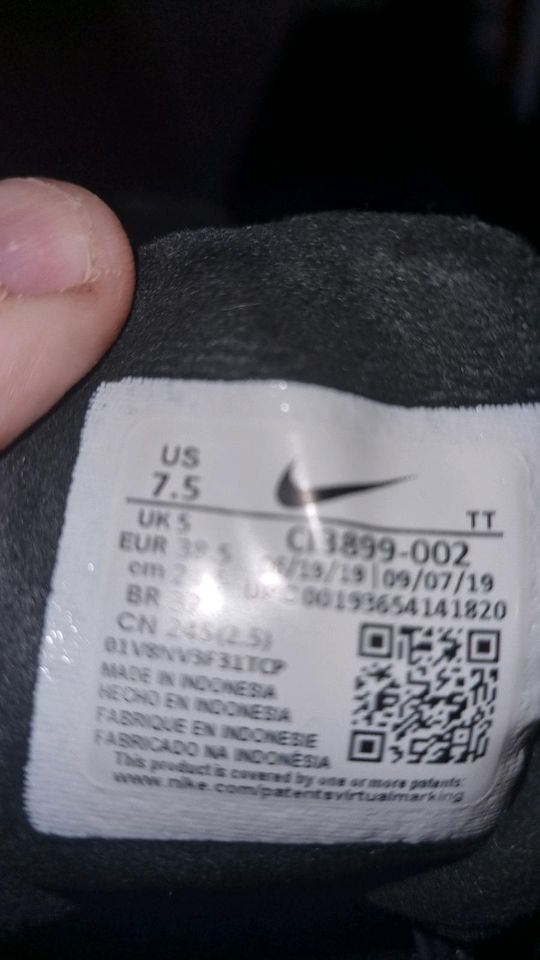 Nike air 270 gr.38.5 gebraucht in Kassel