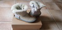 UGG Mini Bailey Schleife Metallic Boots Himmelblau Lammfell Gr.36 Berlin - Spandau Vorschau