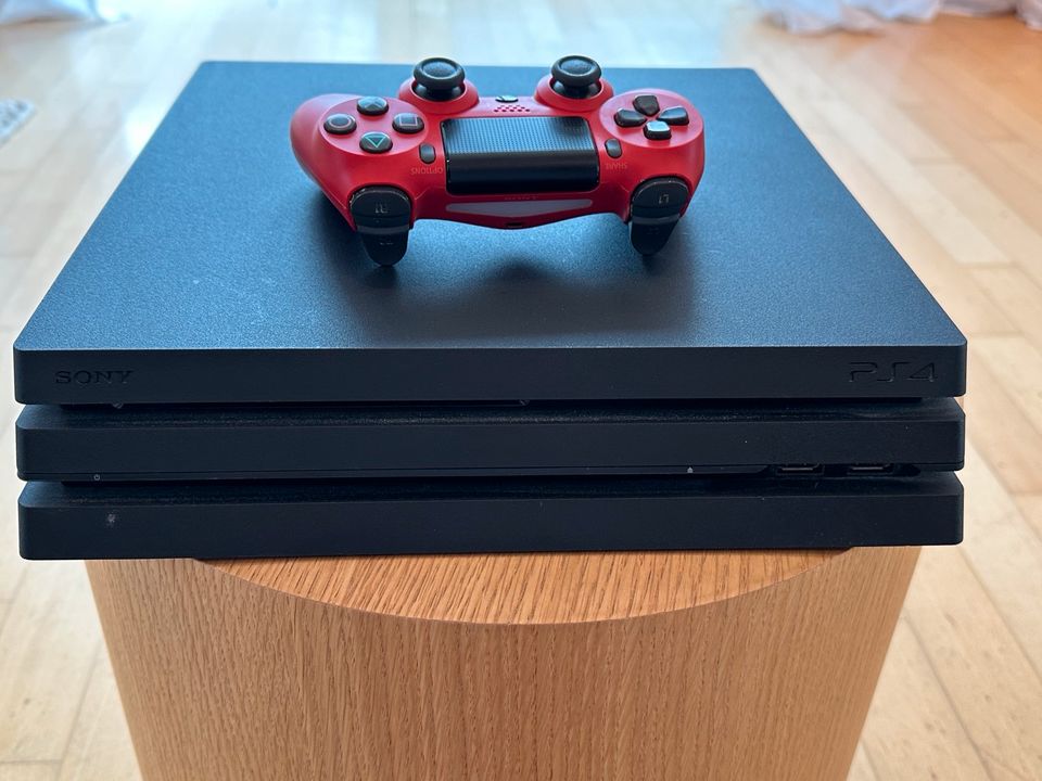 Sony PlayStation 4 Pro 1TB inkl. 1 Controller in Marl