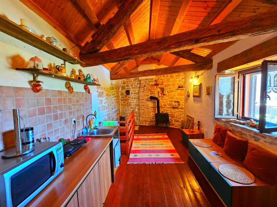 FERIENHAUS KROATIEN* STEINHAUS MIT 4 SCHLAFZ.* 5km POREC ! ! ! * in München