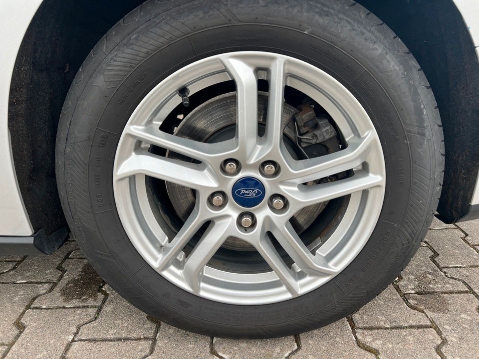 Ford Focus Turnier Cool & Connect in Kropp