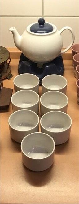 Eisschalen Glas-Schälchen Teekanne Stövchen in Neu Wulmstorf