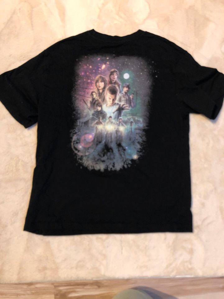 Stranger Things T-Shirt Größe 170 in Holzkirchen Unterfranken