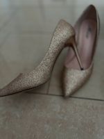 High heels in goldenem Glitzer 39 Hessen - Niddatal Vorschau
