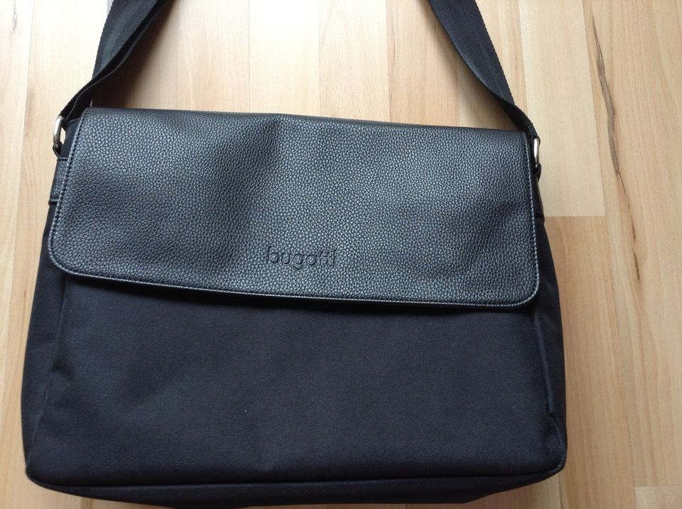 Unbenutzte „Laptop-Tasche“ von Bugatti  abzugeben in Ratingen