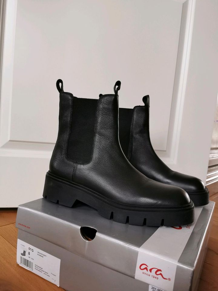 NEU: 41,5 42 Stiefel schwarz Chelsea Ankle Boots Absatz Leder Ara in Krefeld