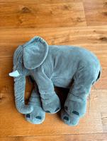 Kuscheltier großer Elefant Baby liegen schlafen Nordrhein-Westfalen - Bad Salzuflen Vorschau