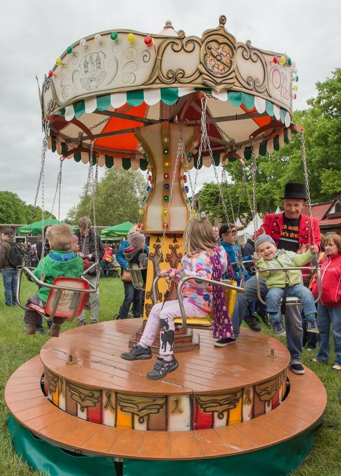 Kindergeburtstag Jahrmarkt Karussell Hüpfburg Büchsenwerfen Lukas in Magdeburg