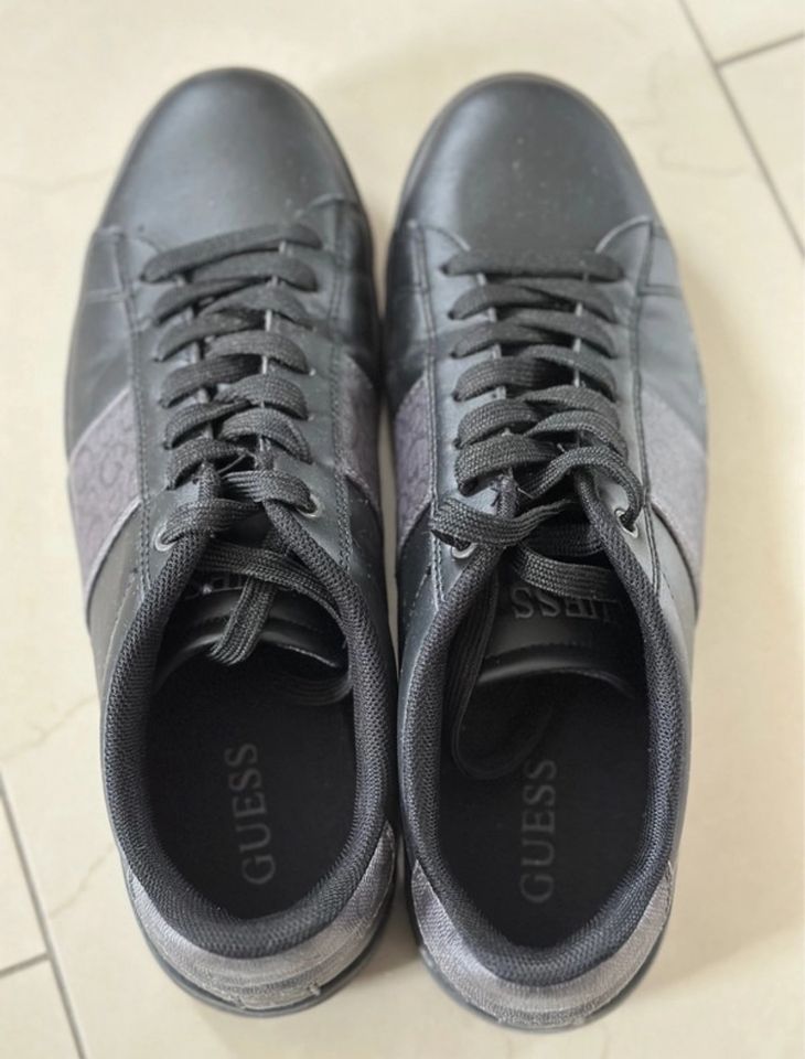 Guess Todi Sneaker Black Herrenschuh 42 in Marl