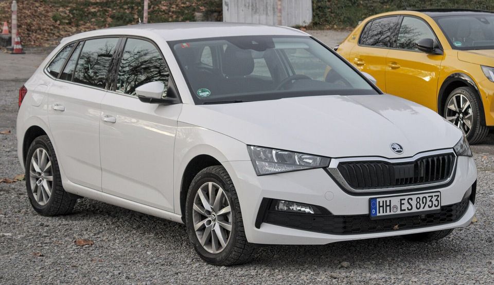 TÜR hinten rechts + SKODA Scala ab 2019 + WEISS + 657833312 in Küps