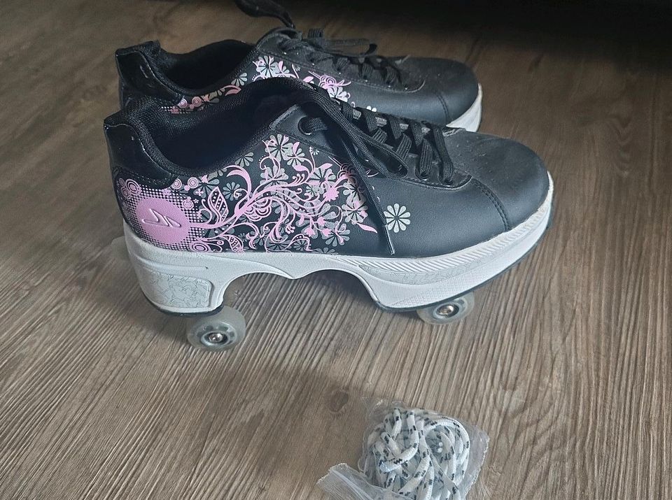 Rollschuhe Roller Skater klappbar Gr 39 in Pulheim