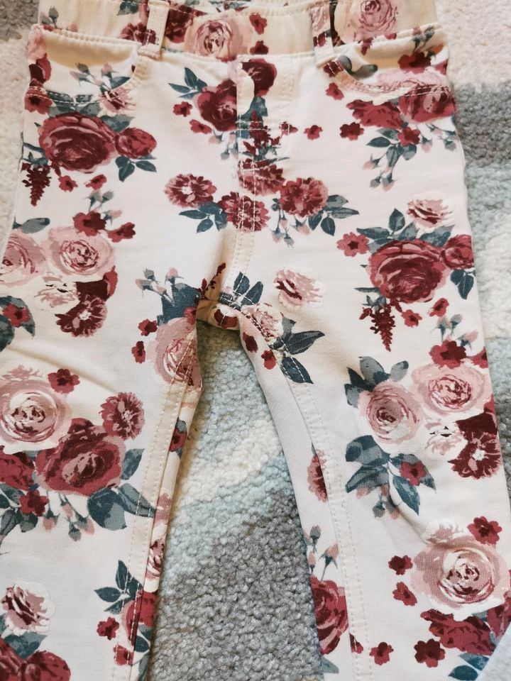 Leggings Hosen 4/Set gr. 80 blumen Minnie Mouse in Offingen