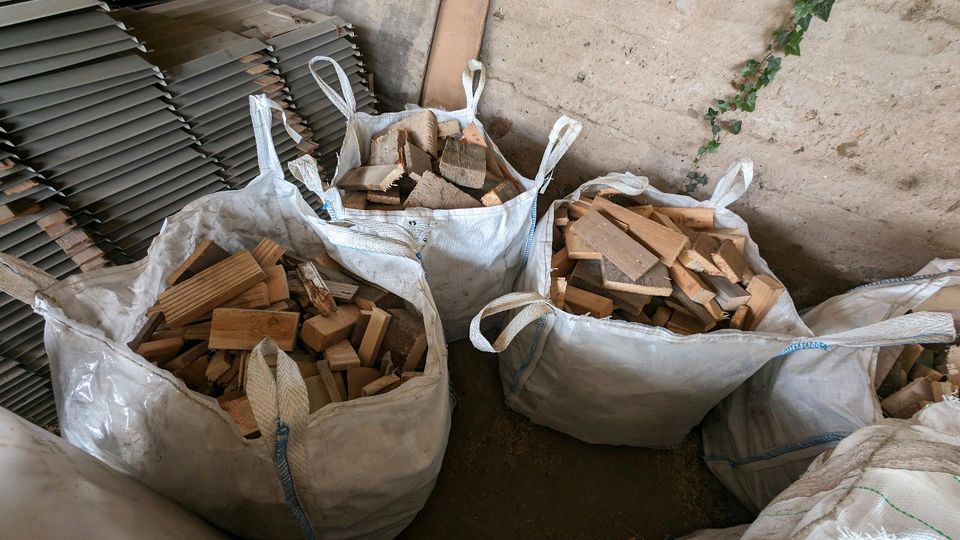 Holz, Kaminholz,  Brennholz , trocken gelagert in Kisten, Bigbags in Tensfeld