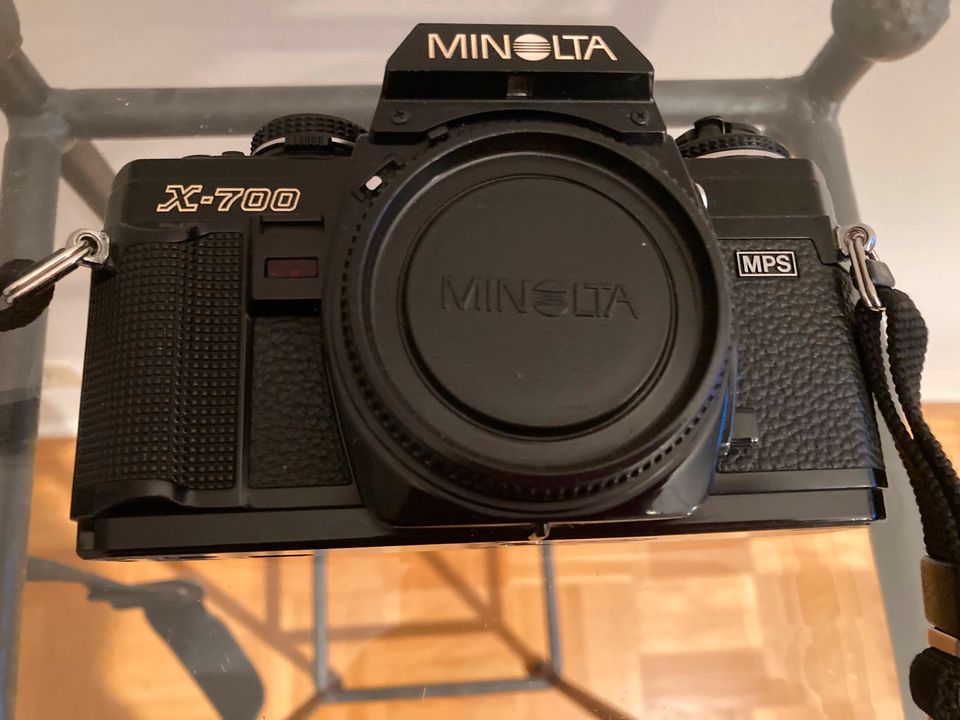 MINOLTA X-700 Kameragehäuse MPS mit Zubehör in München